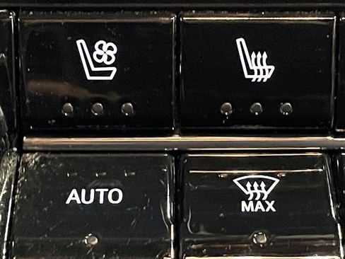 Used 2023 Chevrolet Colorado Z71 w/ Z71 Convenience Package 2 image 32