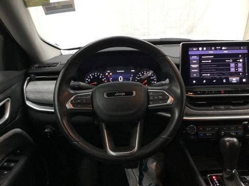 Used 2022 Jeep Compass Latitude w/ Sun and Sound Group AWD/4WD image 28