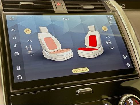 Used 2025 Land Rover Discovery S image 23