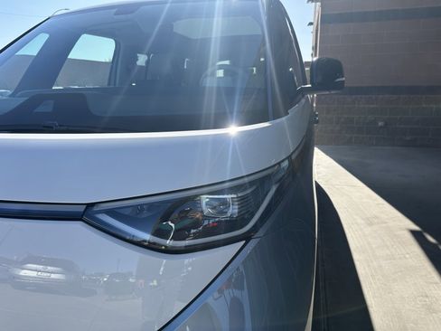 Used 2025 Volkswagen ID. Buzz 1st Edition AWD/4WD image 13