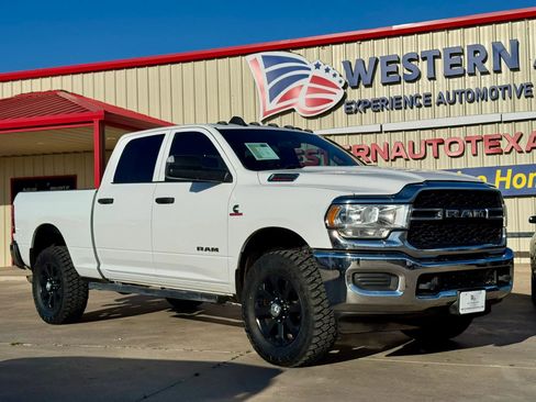 Used 2022 RAM 2500 Tradesman AWD/4WD image 1