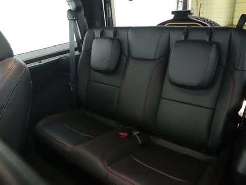 Used 2025 Jeep Wrangler Rubicon AWD/4WD image 29