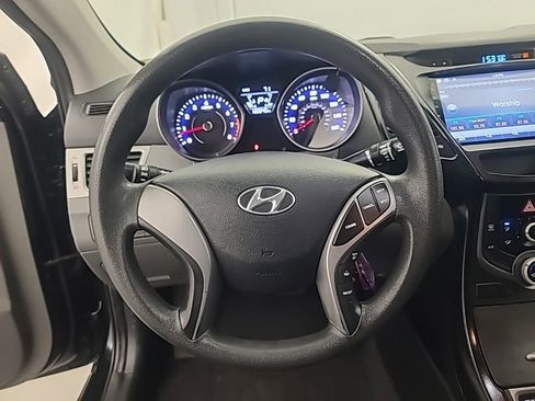 Used 2014 Hyundai Elantra SE FWD image 25