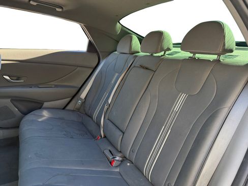 Used 2022 Hyundai Elantra SEL w/ Convenience + Premium Package image 13