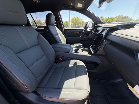 New 2026 GMC Acadia AT4 AWD/4WD image 12