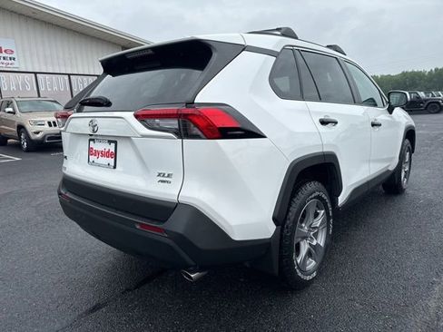 Used 2022 Toyota RAV4 XLE AWD/4WD image 7
