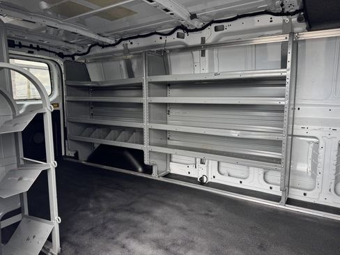 Used 2018 Ford Transit 250 148 Low Roof image 12