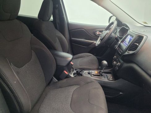 Used 2019 Jeep Cherokee Latitude w/ Popular Appearance Group image 21