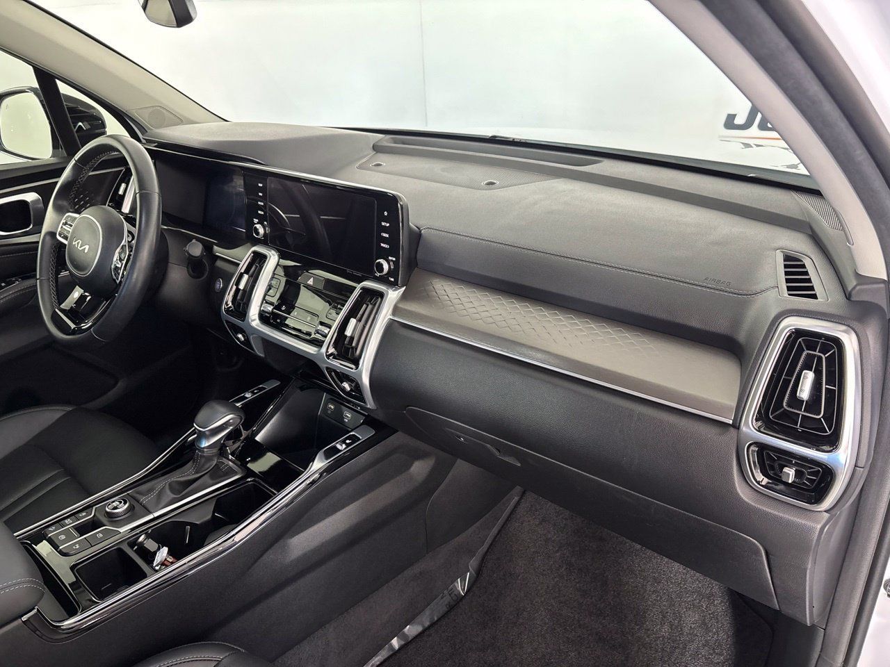 Used 2023 Kia Sorento SX FWD image 34