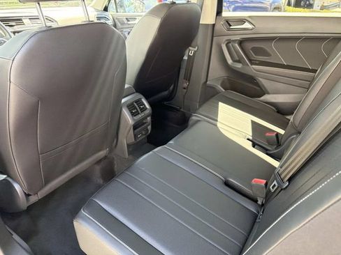 Used 2023 Volkswagen Tiguan SE FWD image 10