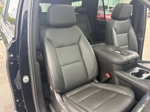 Used 2021 Chevrolet Tahoe Z71 w/ Z71 Signature Package AWD/4WD image 32