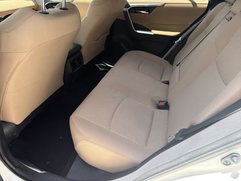Used 2019 Toyota RAV4 XLE w/ Convenience Package FWD image 21