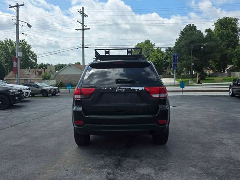 Used 2012 Jeep Grand Cherokee Laredo w/ Laredo E Group AWD/4WD image 8
