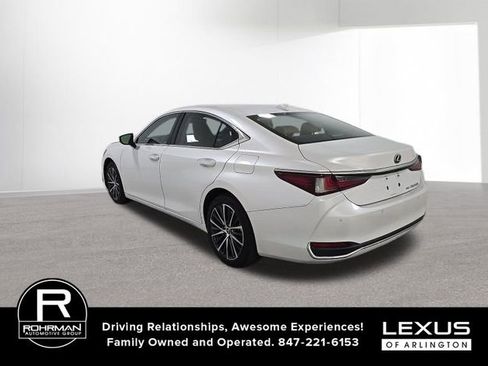 Used 2024 Lexus ES 250 w/ Premium Package AWD/4WD image 3