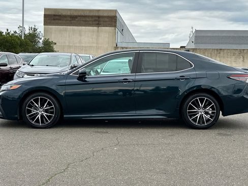 Used 2021 Toyota Camry SE w/ Carpet Mat Package (TMS) image 9