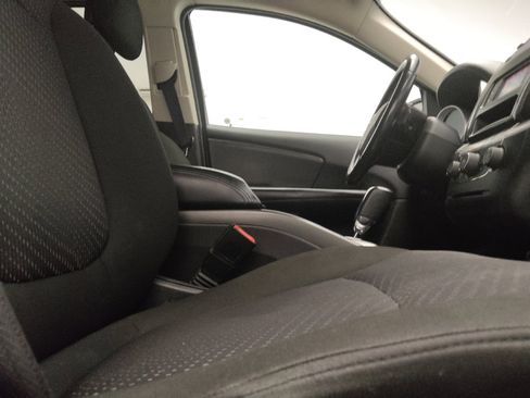 Used 2020 Dodge Journey SE w/ SE Popular Equipment Group FWD image 19