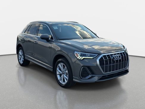New 2025 Audi Q3 2.0T Premium image 3