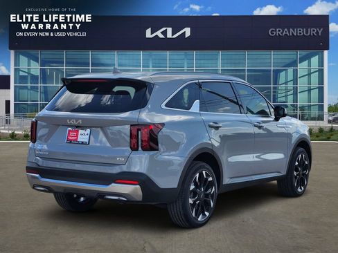 Certified 2026 Kia Sorento EX AWD/4WD image 5
