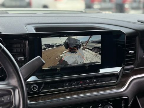 Used 2024 Chevrolet Silverado 2500 LT image 4