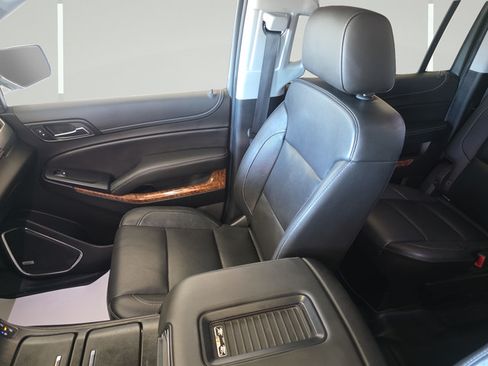 Used 2019 Chevrolet Suburban Premier AWD/4WD image 22