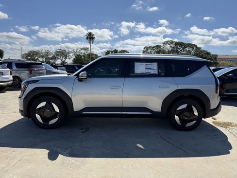 New 2026 Kia EV9 Wind image 7