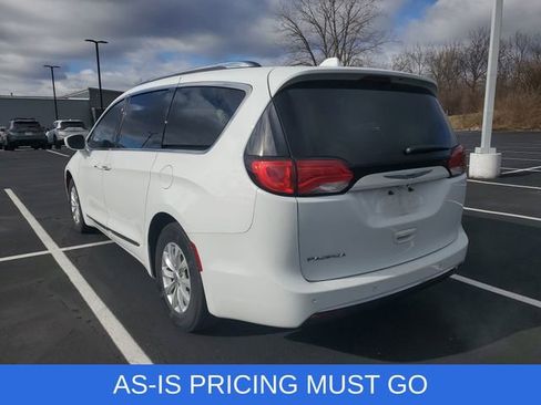 Used 2018 Chrysler Pacifica Touring-L Plus image 13