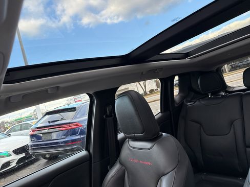 Used 2019 Jeep Renegade Trailhawk image 55