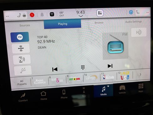 Used 2023 Jeep Grand Cherokee 4WD 4xe w/ Luxury Tech Group II image 24