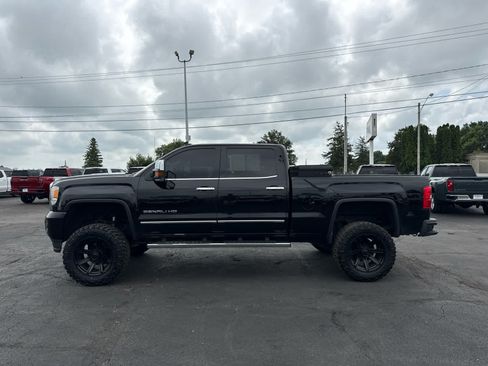 Used 2016 GMC Sierra 2500 Denali w/ Duramax Plus Package AWD/4WD image 2