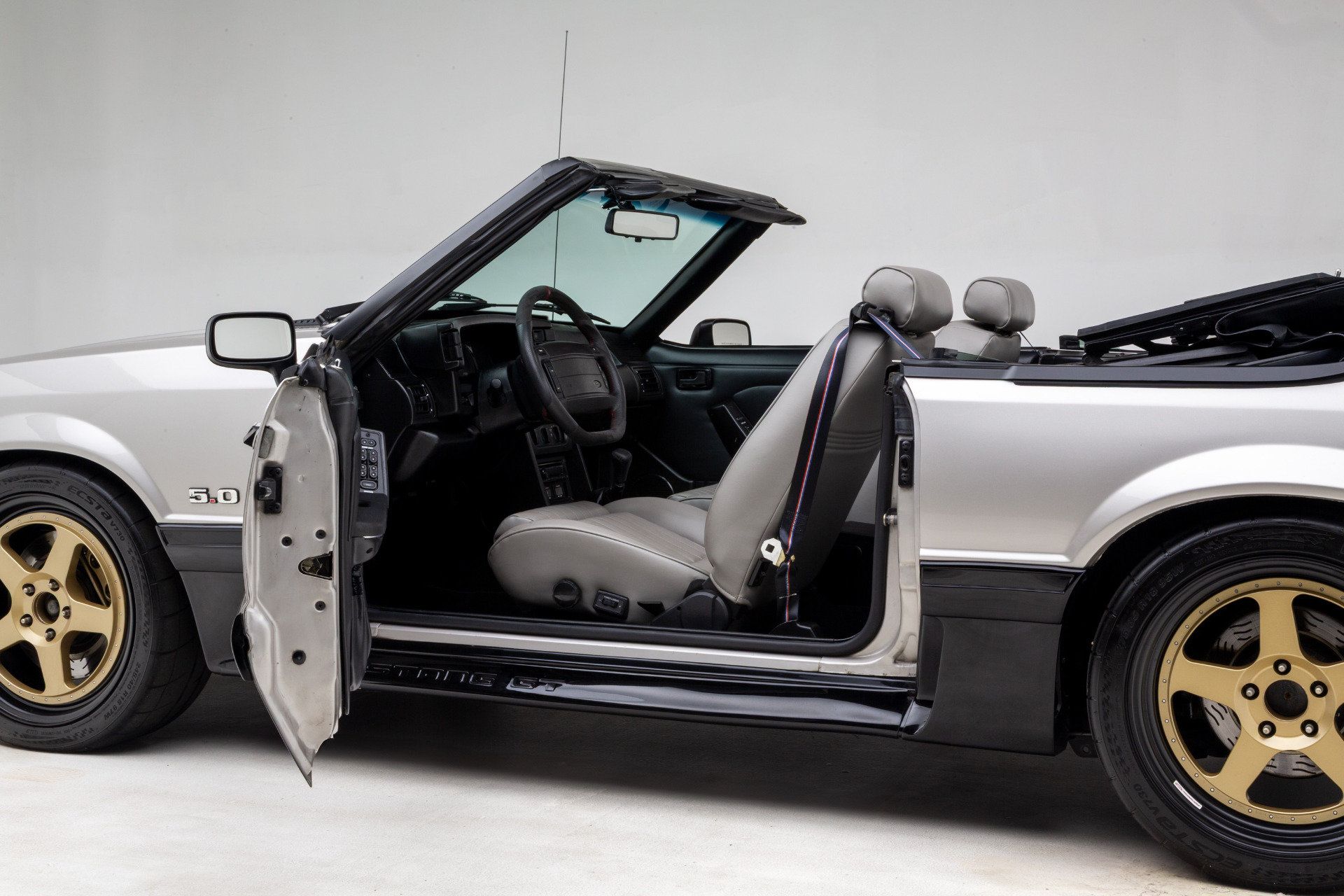 Used 1990 Ford Mustang GT RWD image 28