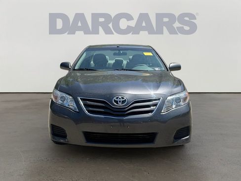 Used 2011 Toyota Camry LE FWD image 2