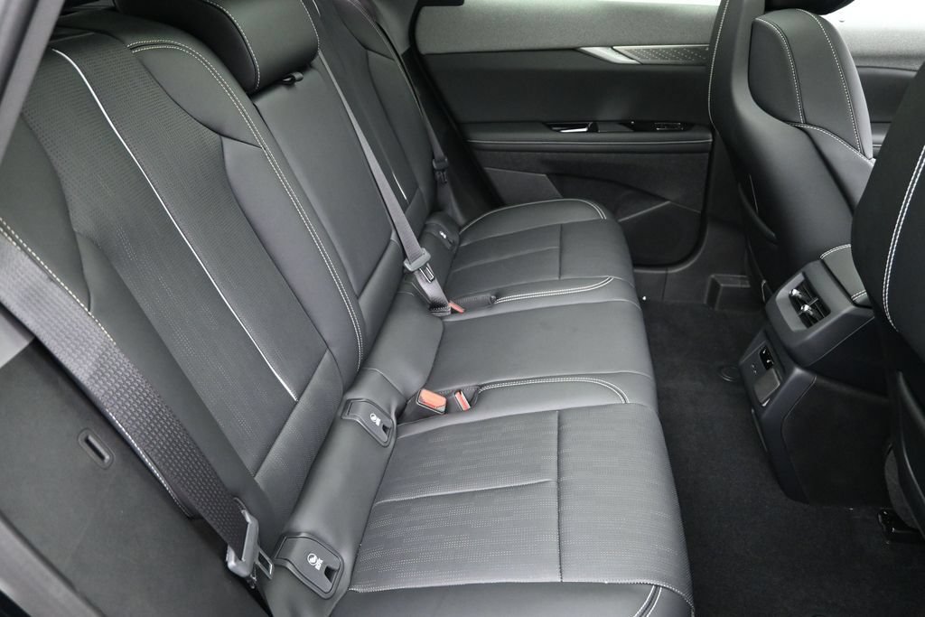 Certified 2025 Cadillac Optiq Sport 2 AWD/4WD image 32