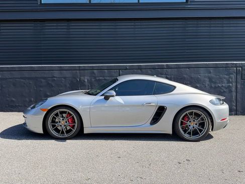 Certified 2024 Porsche 718 Cayman S image 2