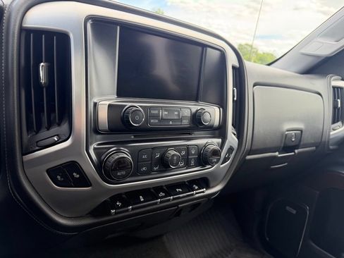 Used 2017 GMC Sierra 1500 SLT w/ SLT Premium Package AWD/4WD image 18