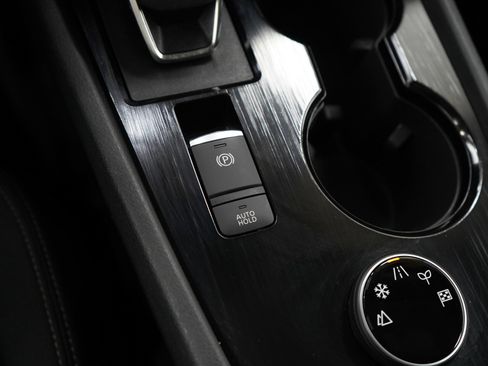 Used 2021 Nissan Rogue SV image 23