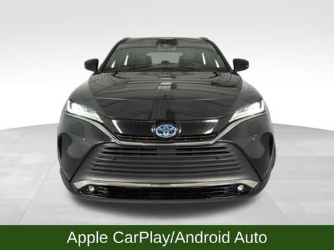 Used 2023 Toyota Venza XLE image 3