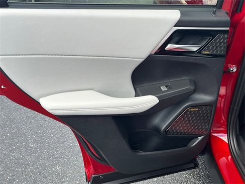 New 2025 Mitsubishi Outlander SE image 25