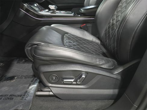 Used 2021 Audi SQ7 Prestige w/ Prestige Package image 27