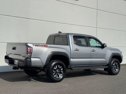 Certified 2020 Toyota Tacoma TRD Off-Road AWD/4WD image 7