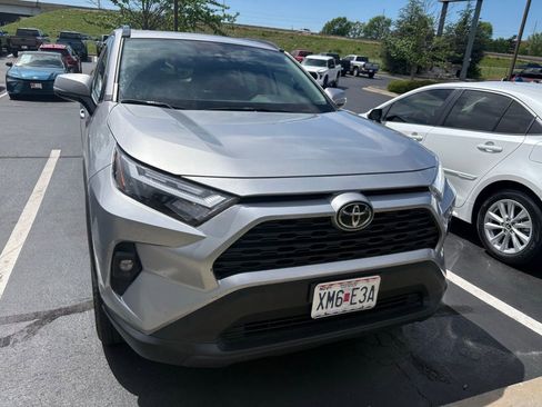 Used 2025 Toyota RAV4 XLE Premium w/ Weather Package image 7