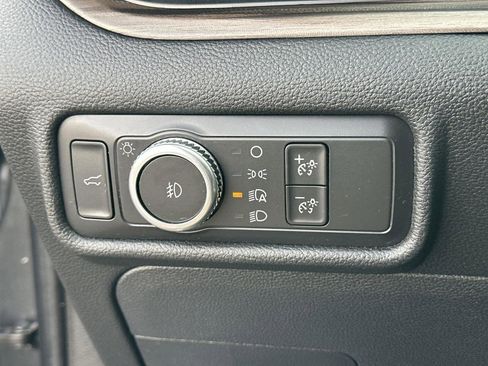 Used 2020 Ford Explorer Limited image 30