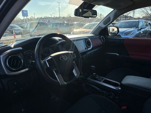 Used 2023 Toyota Tacoma 4x4 Double Cab image 14