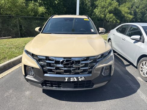Used 2023 Hyundai Santa Cruz Limited AWD/4WD image 2