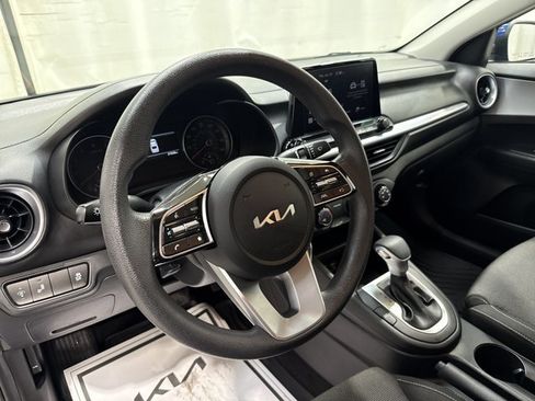 Used 2023 Kia Forte LXS w/ LXS Technology Package FWD image 25