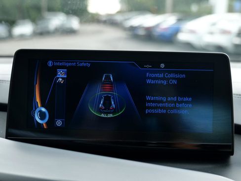 Used 2015 BMW i8 image 33