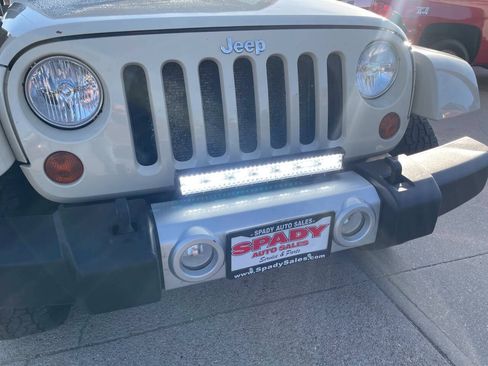 Used 2011 Jeep Wrangler Unlimited Sahara w/ Connectivity Group AWD/4WD image 35