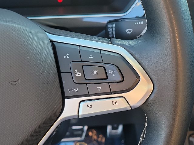 Certified 2023 Volkswagen Tiguan SE R-Line FWD image 22