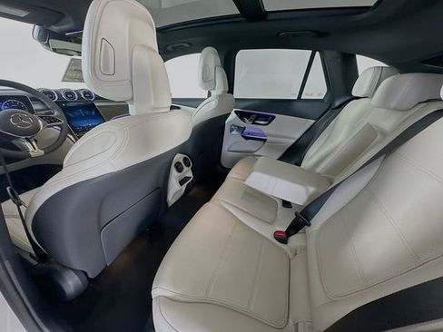 Used 2026 Mercedes-Benz GLC 300 image 25