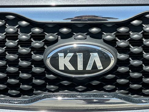 Used 2018 Kia Sorento FWD image 37