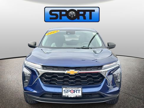 Used 2024 Chevrolet Trax LS image 2